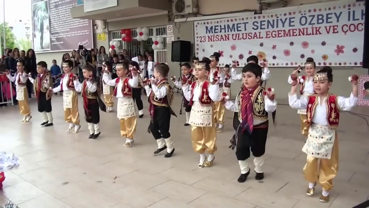 23 nisan 2017 anasinifi seymen ve kasik oyunlari gosterisi...