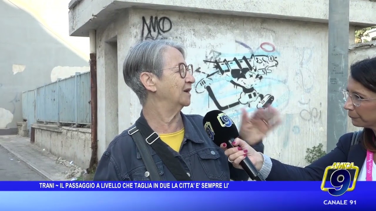 Trani - Il passaggio a livello che taglia in due la città è sempre lì