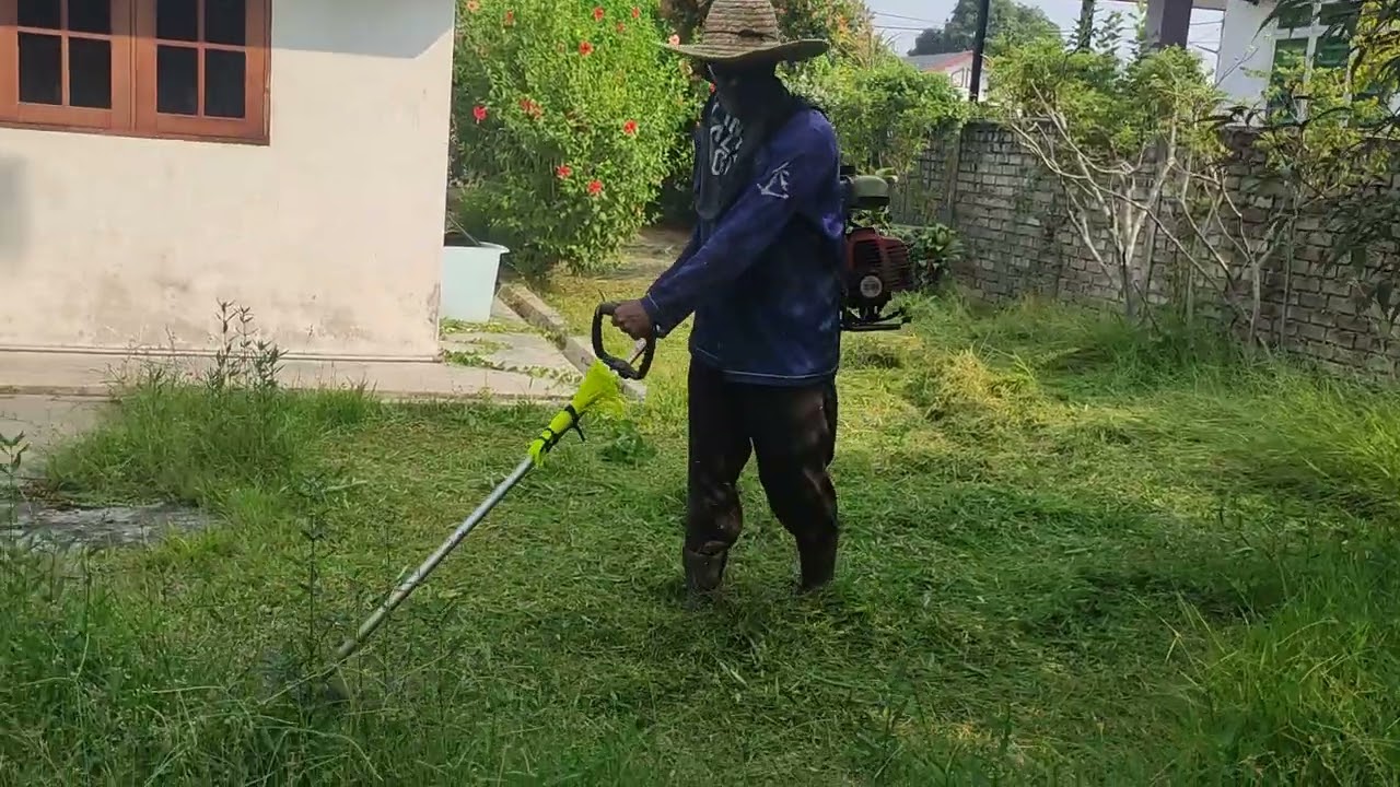 rumput tebal mcm span kita pakai mata pisau.