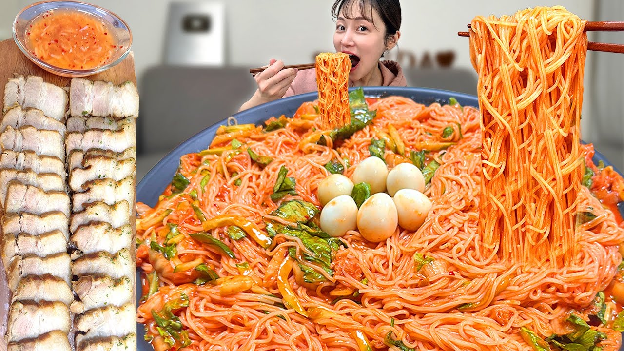 시원하게 입맛돋는 매콤하고 새콤 달콤한 비빔국수 6인분에 촉촉하고 야들야들한 수육 먹방!😋Bibim guksu, Boiled pork Mukbang