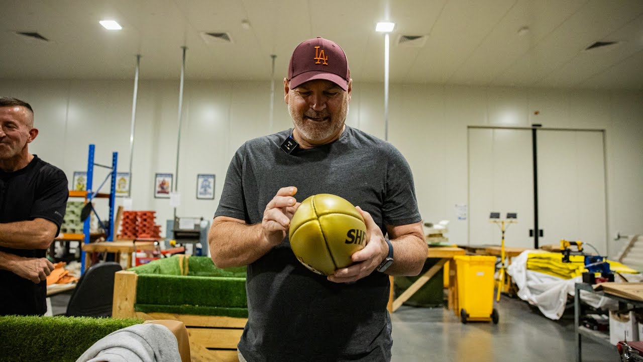 Hawks Legend Jason Dunstall makes the Hawthorn 100 Year Sherrin