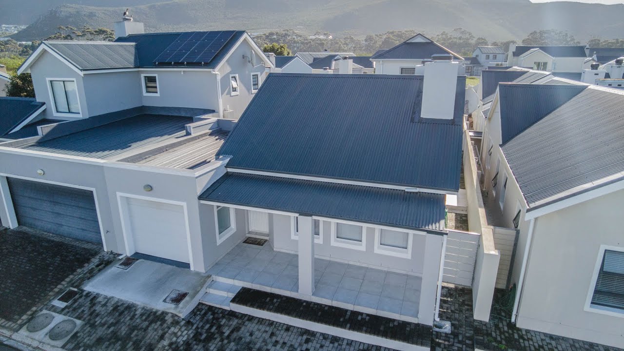 2 Bedroom For Sale | Sandbaai