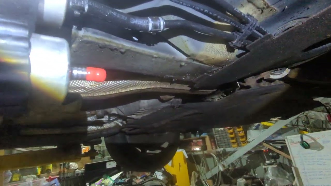 Quick Vehicle fuel filter fitting tip. Getting it the right way round! 