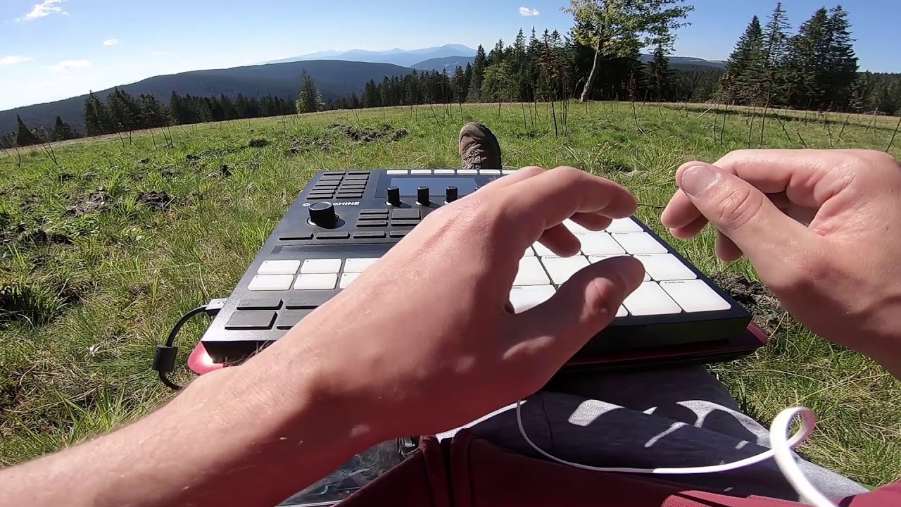 Maschine Mk3 Outdoor Finger drumming / Hip Hop Groove / Music in Nature