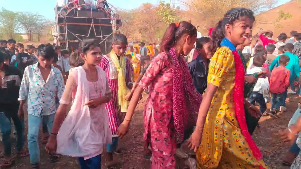 जानू काहनी दुनिया मा तू रोहे // Aadiwasi shadi video 2025 // adivasi timli video // famous model