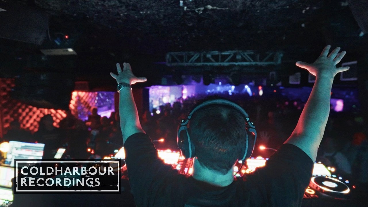 Daxson - While We Wait | Markus Schulz live at Soundcheck DC