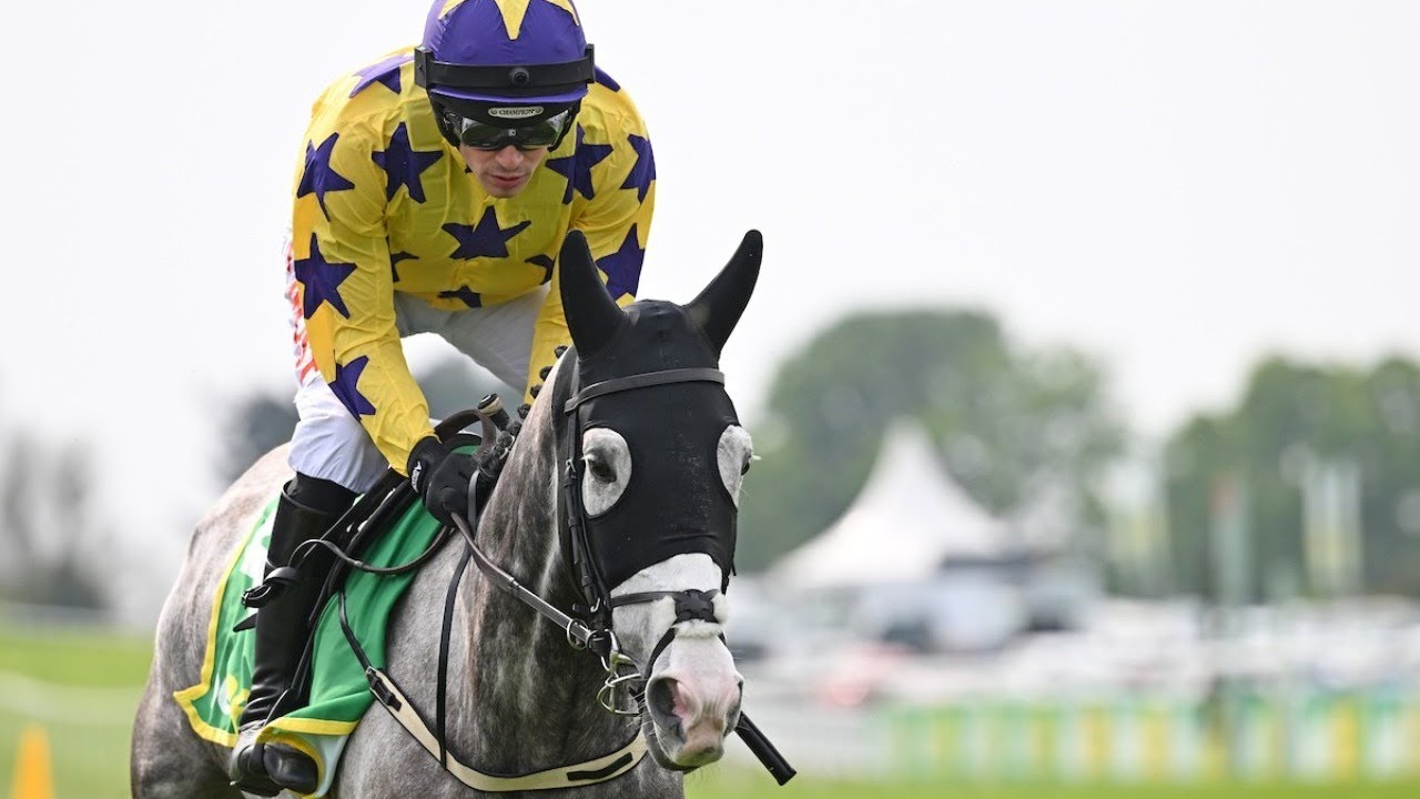 Jonbon beaten by IL ETAIT TEMPS in surprise at Sandown