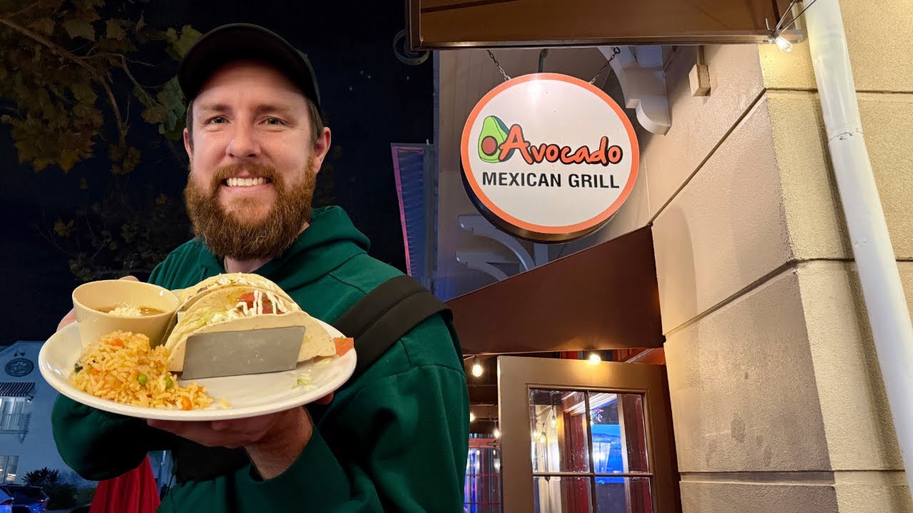 Вкусная мексиканская еда в ресторане Avocado Mexican Grill