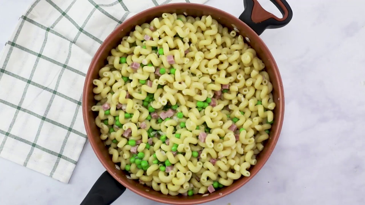 Pasta with Ham, Peas, and Cream