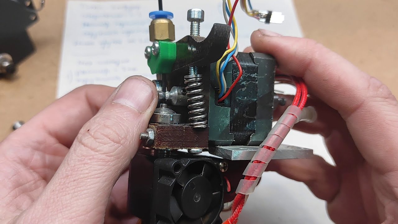0 шестернях подачи пластика 3D принтера и мой кастом. about 3D printer plastic feed gears. new gears
