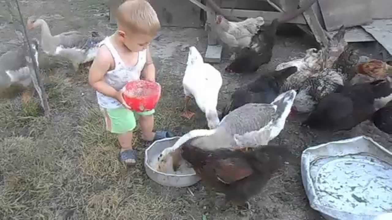 Ну очень смешной малыш!!!Смотреть всем!!!