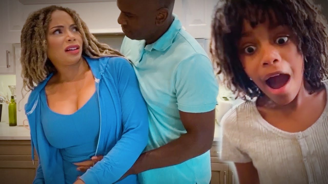 Mom Gets Really Mad! Naiah has a Secret , Elli helps Her and Dad Get Rejected!