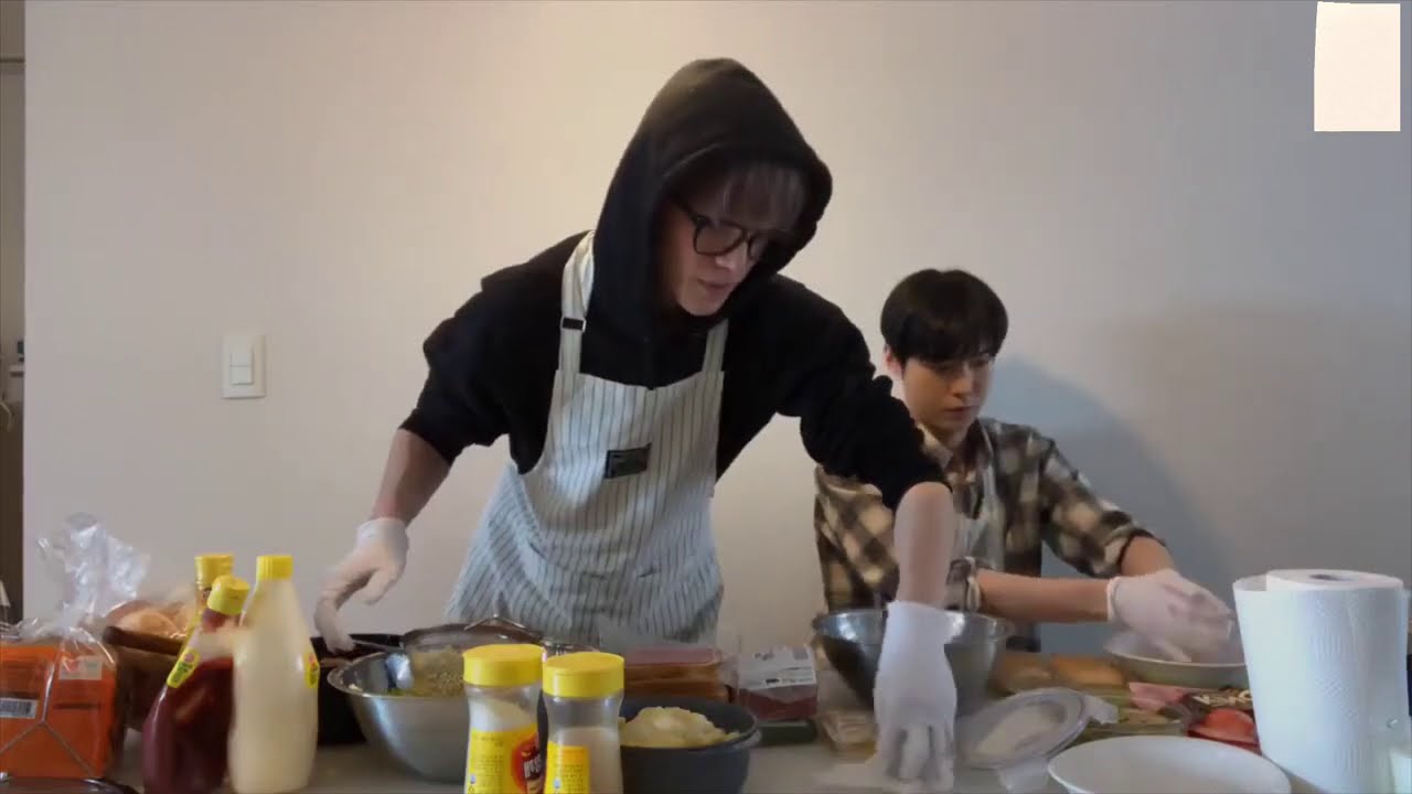 [ENG/INA/THAI SUB] NCT TAEYONG DOYOUNG VLIVE | DOTAE VLIVE