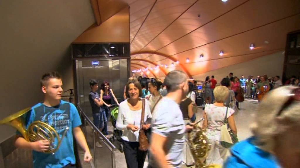 Flash Mob, Classic FM Orchestra, Sofia, Bulgaria .mpg