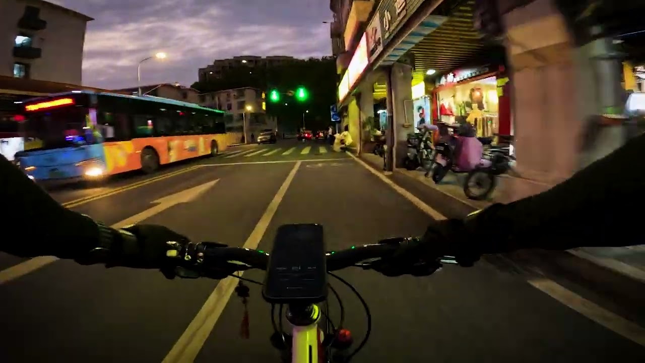 RUSH HOUR Dashengli to Zhongshan Road #xiamen #cityrider