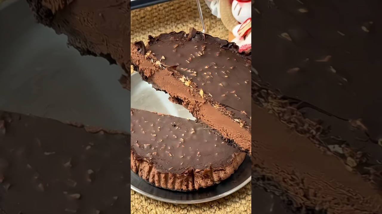 Immersive unboxing of chocolate crispy cake#immersive#DessertsHealEverything #MagnumChocolate#cake