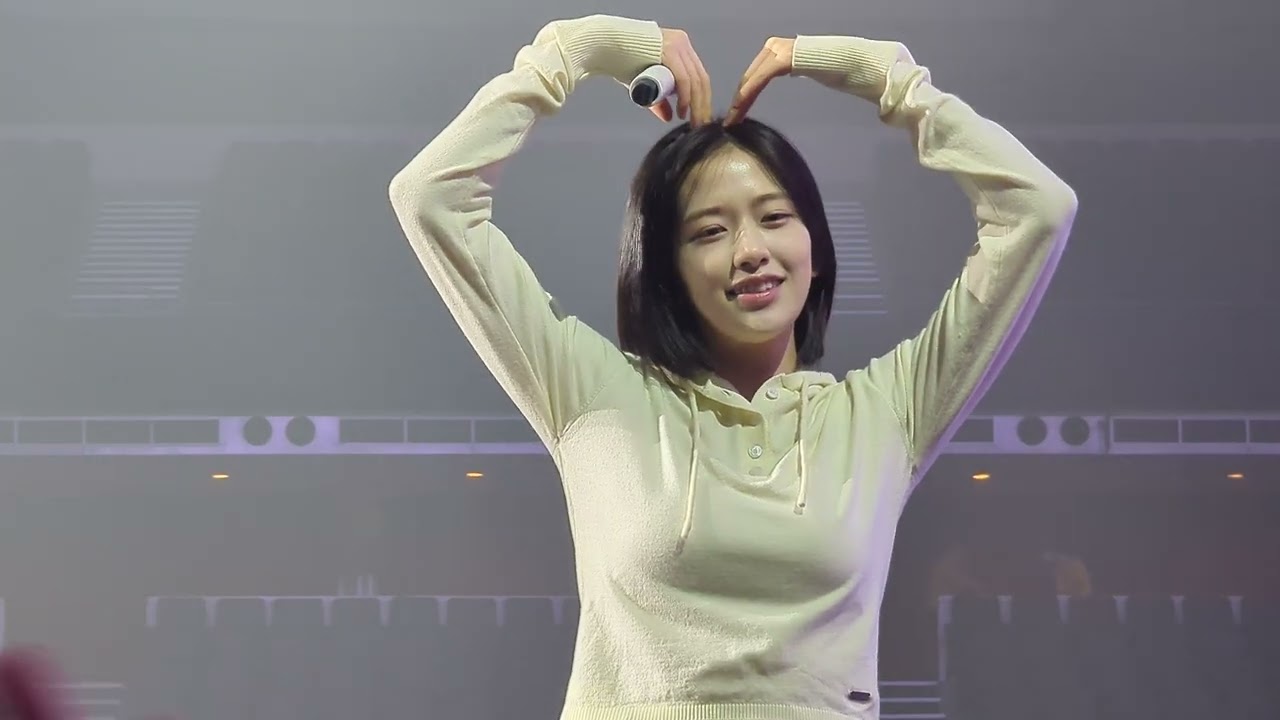 240224 IVE 아이브 - SOUND CHECK (IVE THE FIRST WORLD TOUR [SHOW WHAT I HAVE] IN SINGAPORE)