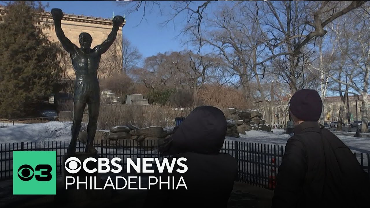 Tourists deal with brutally cold conditions in Philadelphia