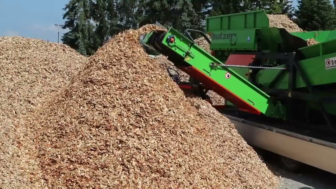 Sternsieb Butzer - EVR    ESS T2 - Sieben von Hackschnitzel für Fallschutz