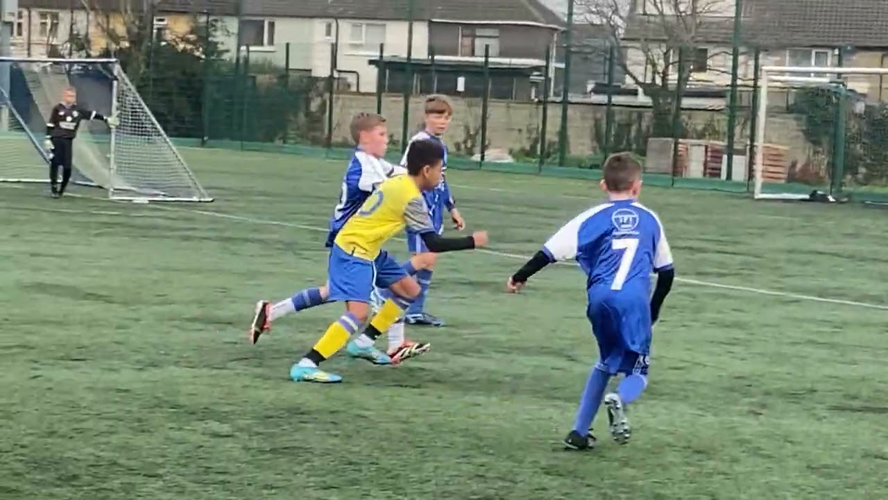 Crumlin United M1 ⚪️🔵 vs St Francis M 🟡🔵 ( League Cup) U12 Pt 1  0-4