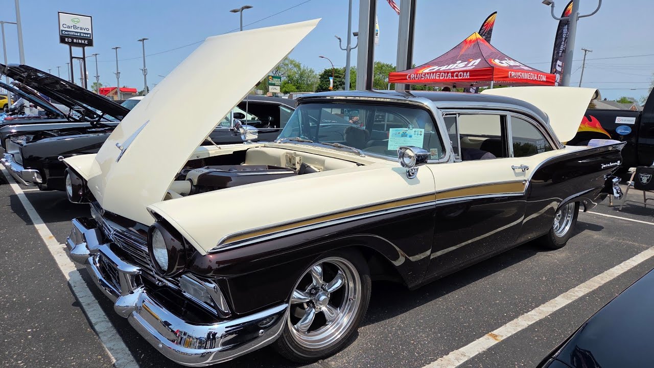 Cruisin' 53 / Car Show @ Rinke Chevrolet on Van Dyke Ave. Center Line, MI