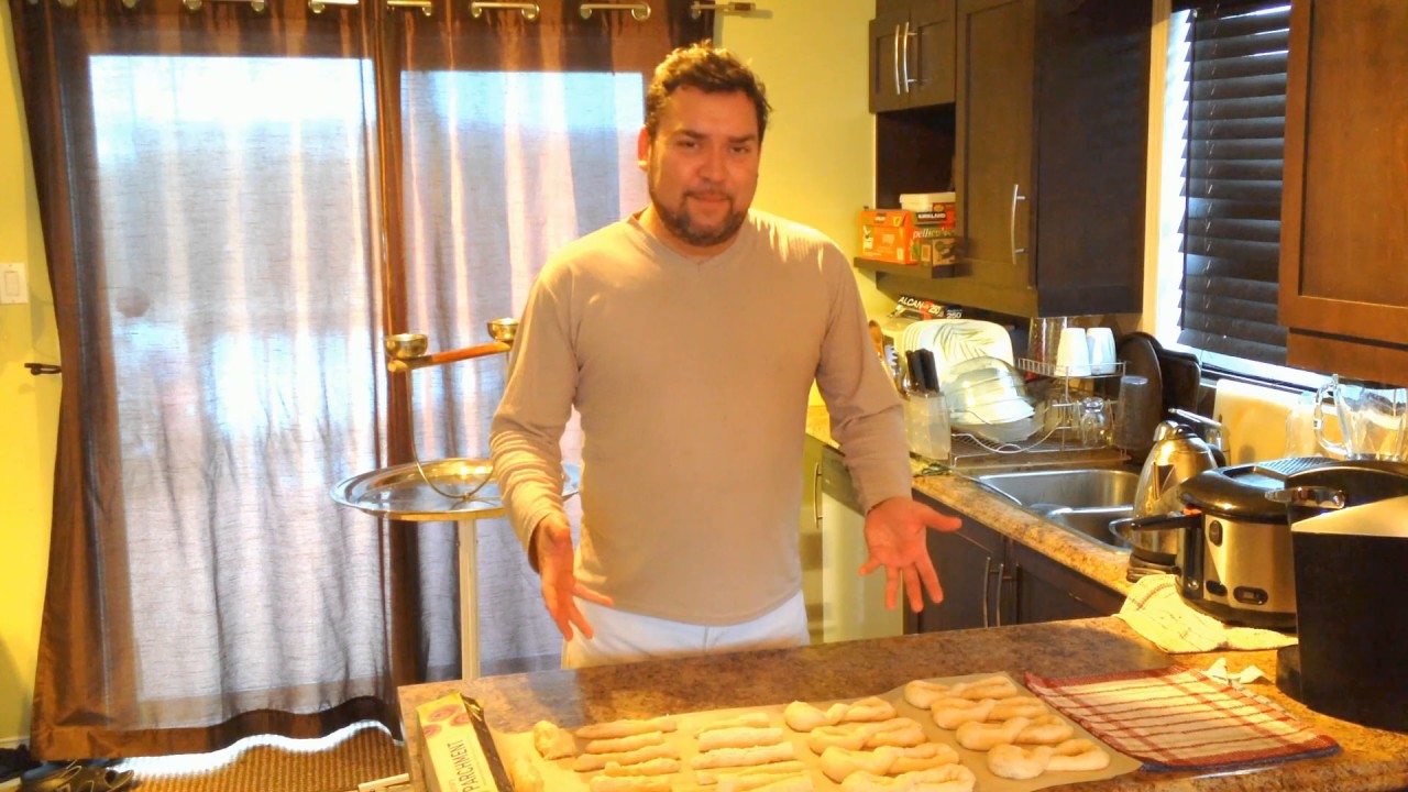 Les beignets de Tahiti (firifiri) au lait de coco.