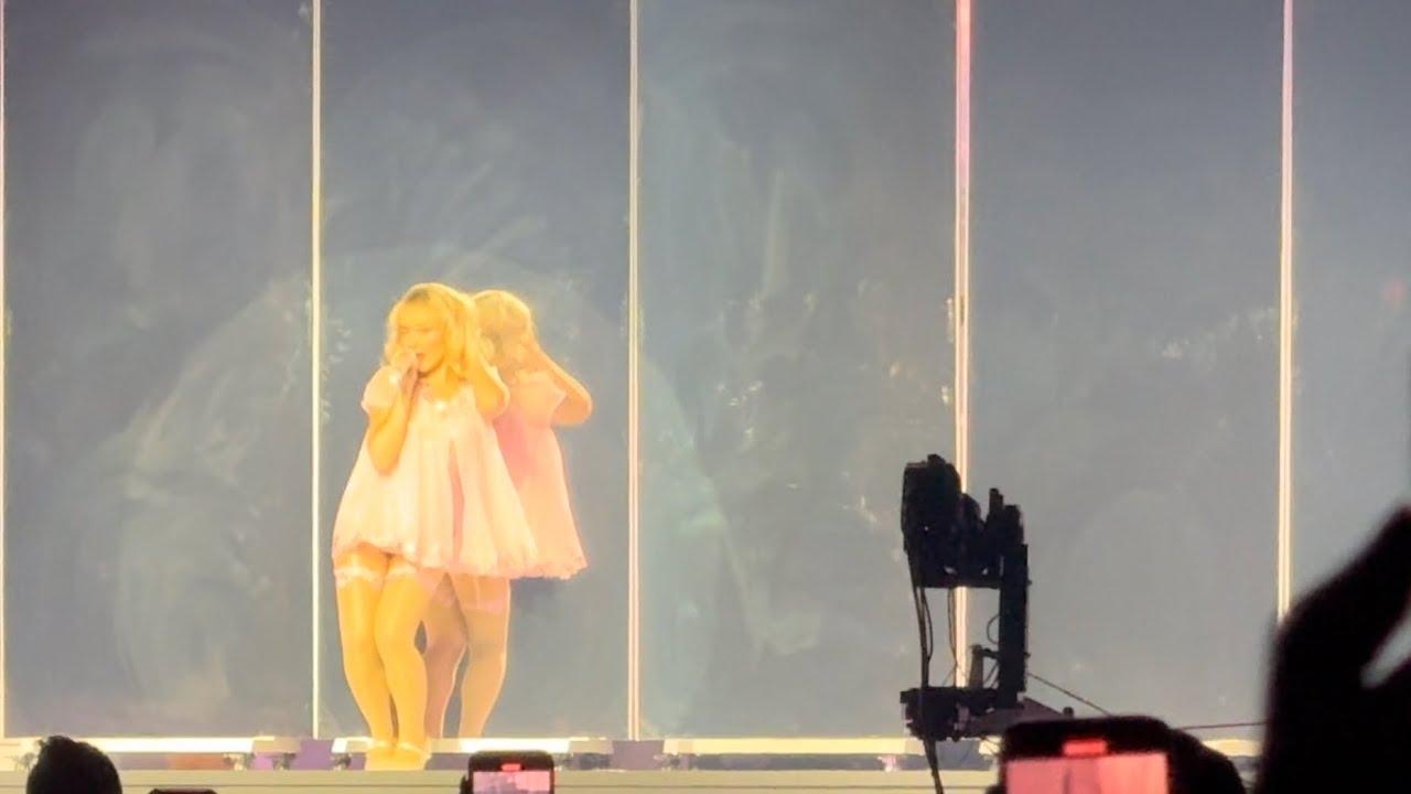 Sabrina Carpenter Taste/Good Graces LIVE Short and sweet tour opening Columbus OH