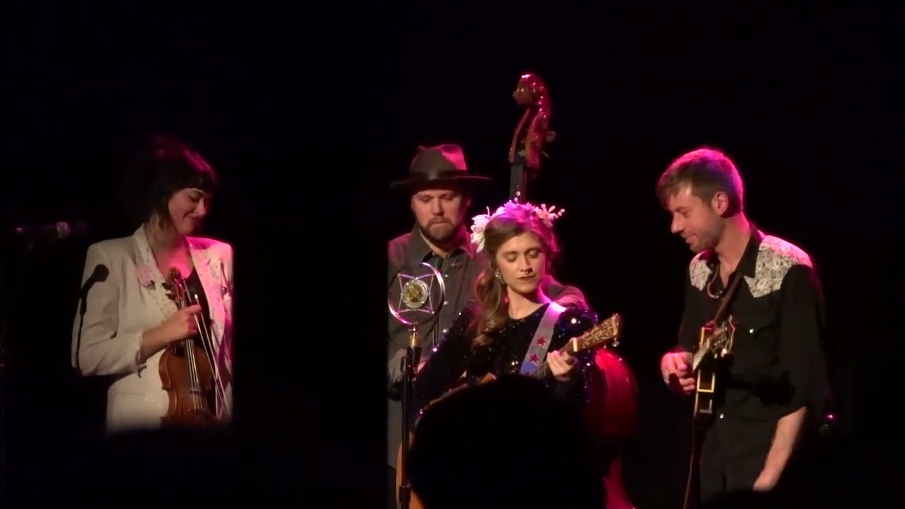 Sierra Ferrell "Before I Met You, Hey Me, Hey Momma " Live @Williamsburg Music Hal, NY 4.18.22