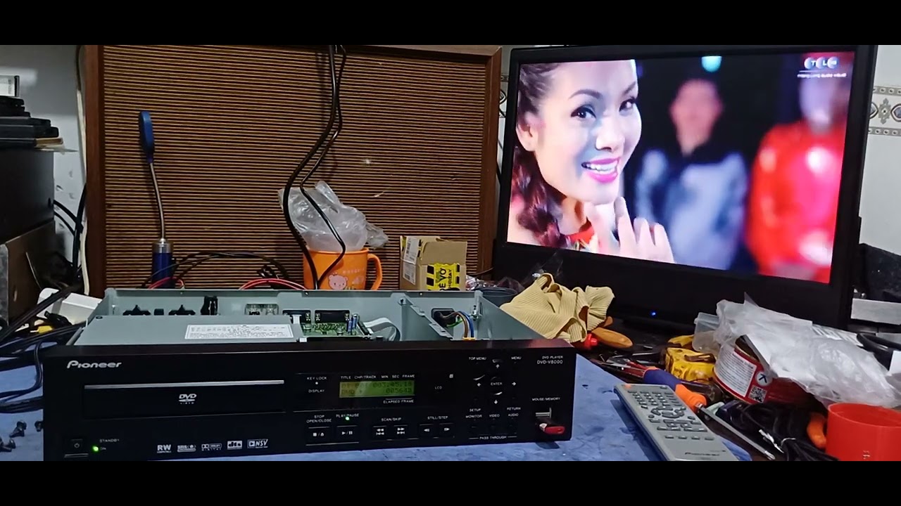 Pioneer DVD-V8000( dòng chuyên dụng) mới tinh nguyên sách vở và remote - chưa sử dụng ( Đã bán )