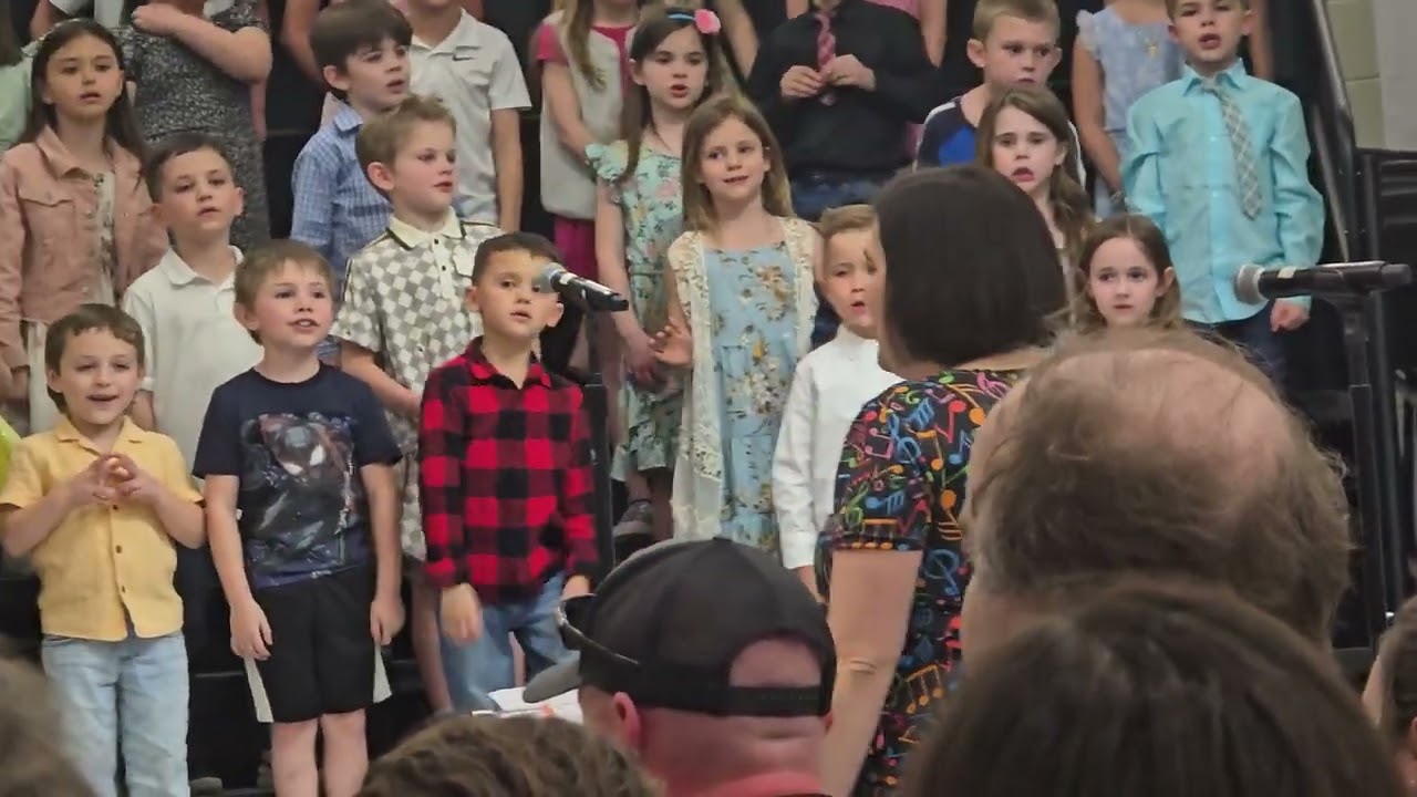 Madelyn 1st grade concert