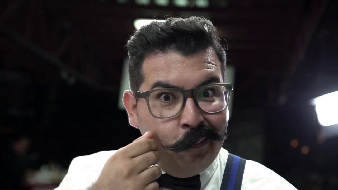 Don Edgar Barbería - Como recortar tu bigote en casa