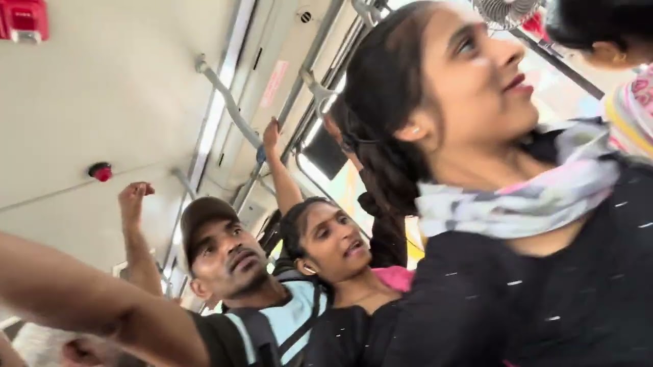 I&rsquo;ve Never Seen a Bus This Crowded | Delhi DTC Bus | People Crowd | Rush Hour | Daily Commute #fypシ 