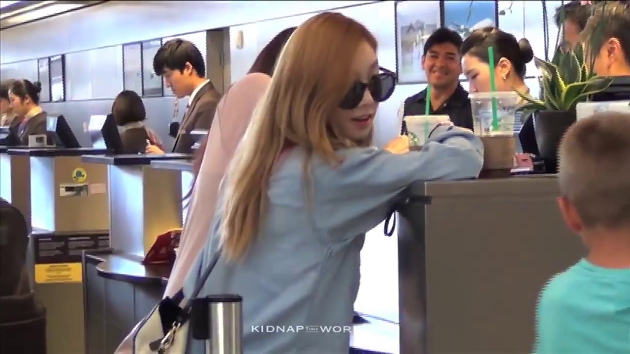 SNSD and Kids #1 - Taeyeon Playing with Kids and Acting Like a Kid!