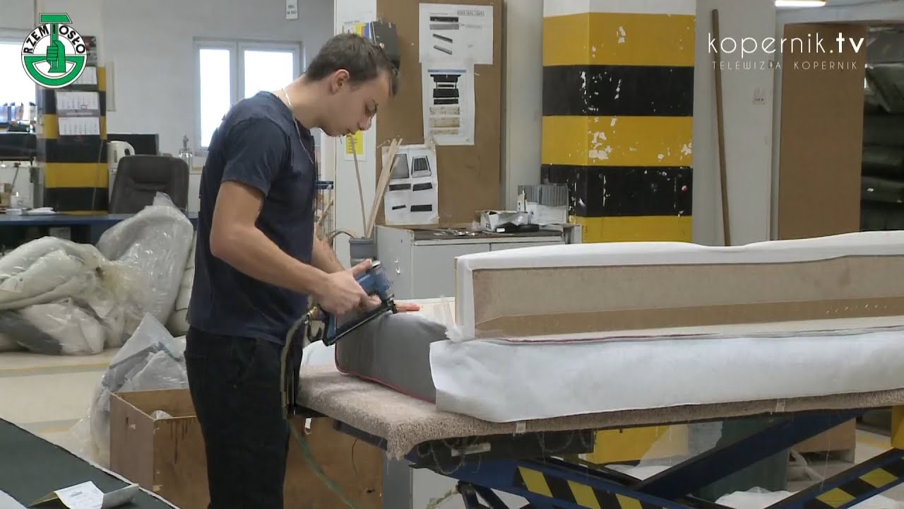 ZAWODY Z PRZYSZŁOŚCIĄ - TAPICER
