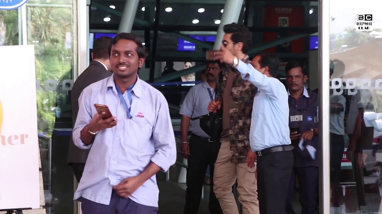 Many Bollywood Celebrities Snapped For Media Outside Mumbai Airport