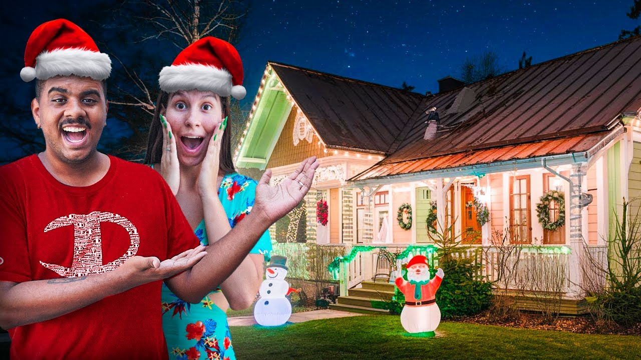 DECORAMOS NOSSA CASA PARA O NATAL PELA PRIMEIRA VEZ! - MUITO INCRÍVEL