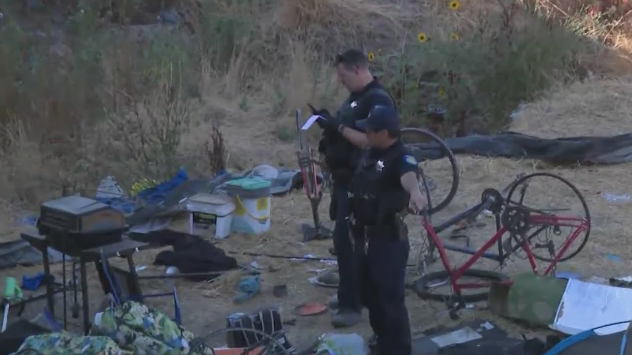 Del Paso Levee encampments cleared out