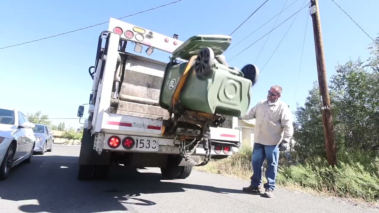 Curbtender Quantum Rear Loader