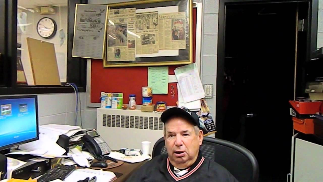 HC Sports - Bud Wright ties record