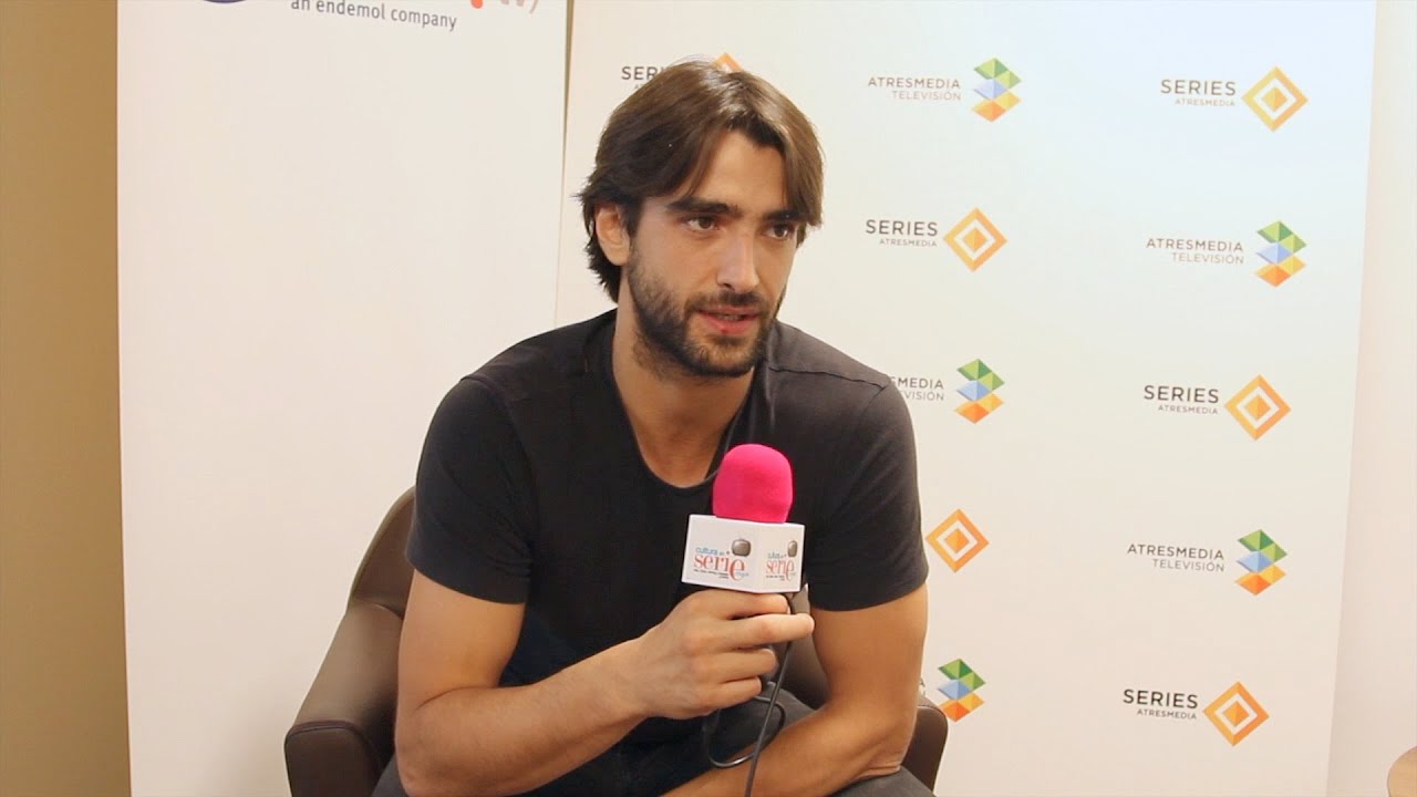 Divertida entrevista con Aitor Luna sobre 'La Catedral del Mar' serie que protagoniza en Antena 3