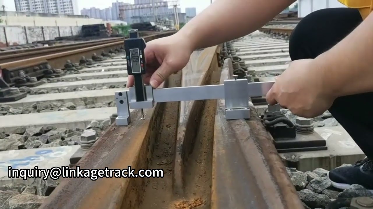 Rail frog wear gauge for wing rail