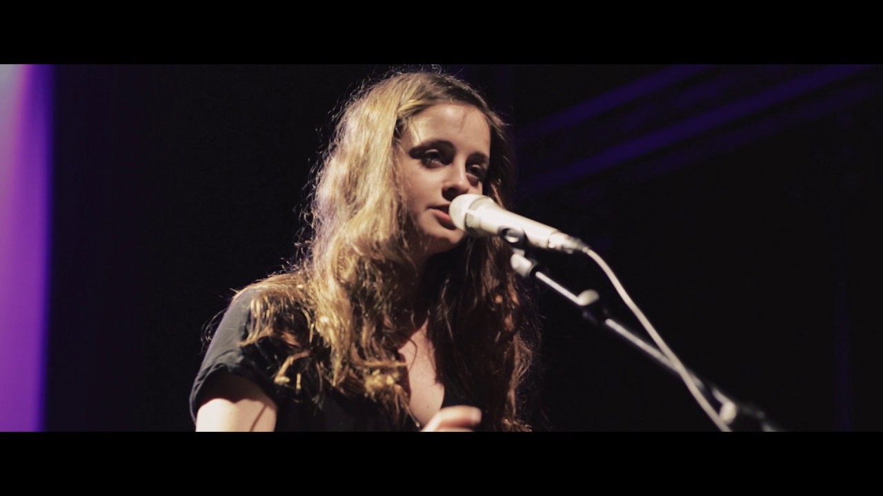 Leïla Huissoud - La Niaise / Live aux Chants de Mars 2017 (Épicerie Moderne, Feyzin)