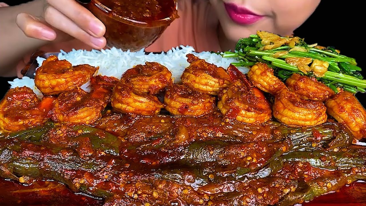 EATING SPICY FOOD||SPICY SHRIMP CURRY, SPICY THAI EGGPLANTS CURRY & WHITE RICE