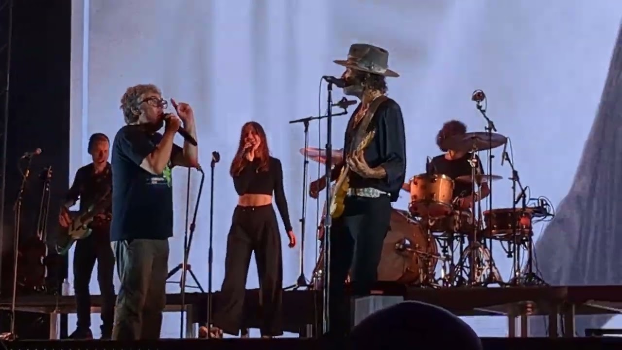 Leiva e Iván Ferreiro - Breaking Bad -  Cuando te muerdes el labio tour -Directo 4K -Pontevedra 2023