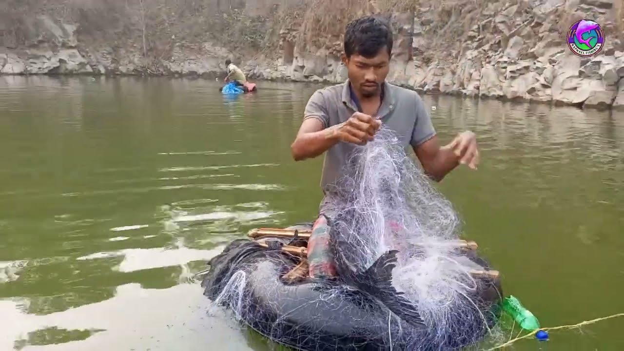 Fish catching in the mine water// #raphaelfishings