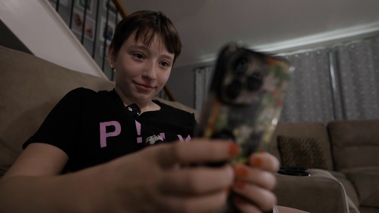 Parents respond to Texas statewide cellphone ban ahead of new school year