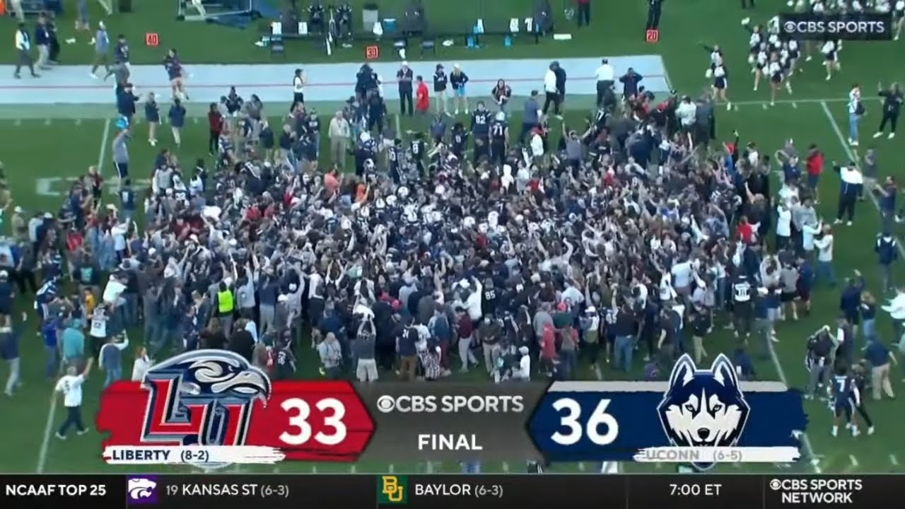 UCONN IS GOING TO A BOWL GAME