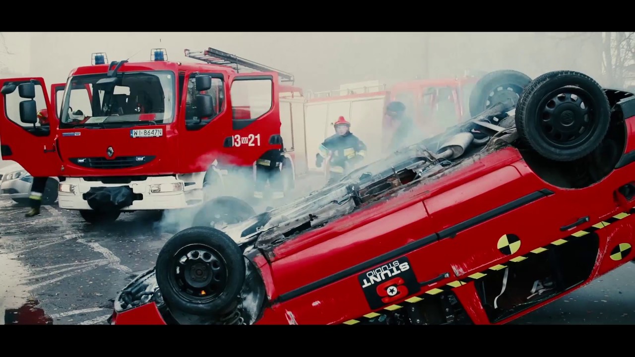 Dachowanie golfem w Warszawie - Car rollover - Stunt Studio - Kaskaderzy filmowi