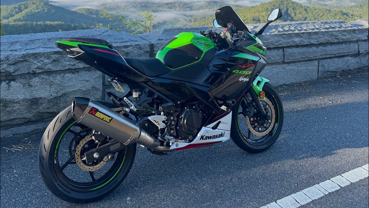 POV: Early morning Foothills Parkway cruise with the boys | 2022 Ninja 400 Akrapovich Full Sytem