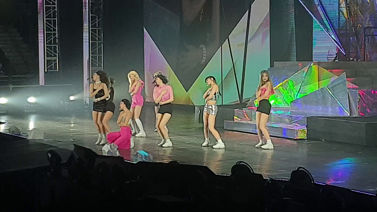 TWICELIGHTS KL (17/08/19) Twice - Likey / What is love